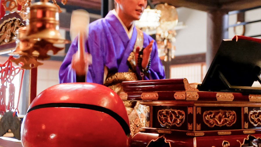 寺院を会場とした葬儀の様子
